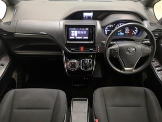 2014 Toyota Esquire - Thumbnail