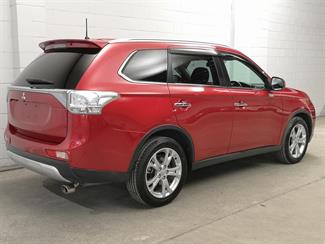 2014 Mitsubishi Outlander - Thumbnail