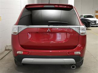 2014 Mitsubishi Outlander - Thumbnail