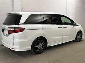 2015 Honda Odyssey - Thumbnail
