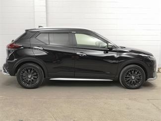 2021 Nissan Kicks - Thumbnail