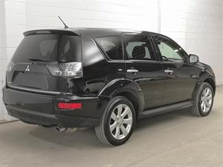 2013 Mitsubishi Outlander - Thumbnail