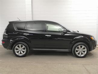 2013 Mitsubishi Outlander - Thumbnail