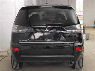 2013 Mitsubishi Outlander - Thumbnail