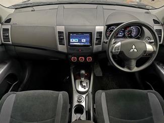 2013 Mitsubishi Outlander - Thumbnail