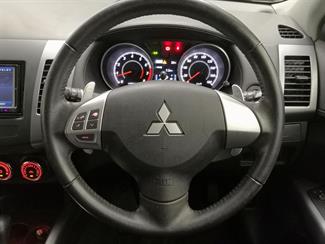 2013 Mitsubishi Outlander - Thumbnail