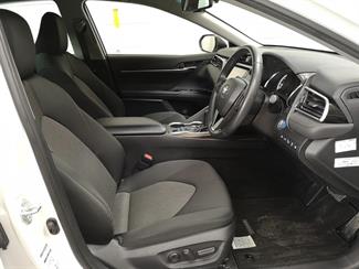 2017 Toyota Camry - Thumbnail