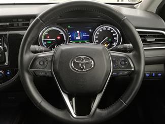 2017 Toyota Camry - Thumbnail