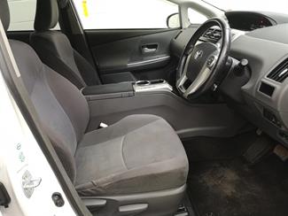 2012 Toyota Prius - Thumbnail