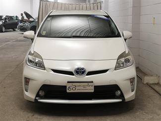 2014 Toyota Prius - Thumbnail