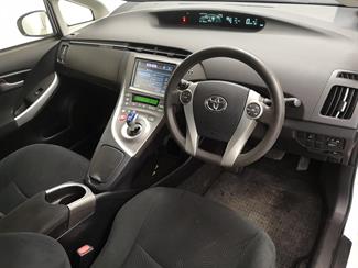 2014 Toyota Prius - Thumbnail