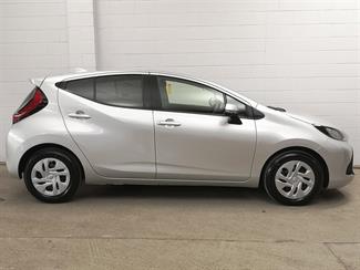 2022 Toyota Aqua - Thumbnail