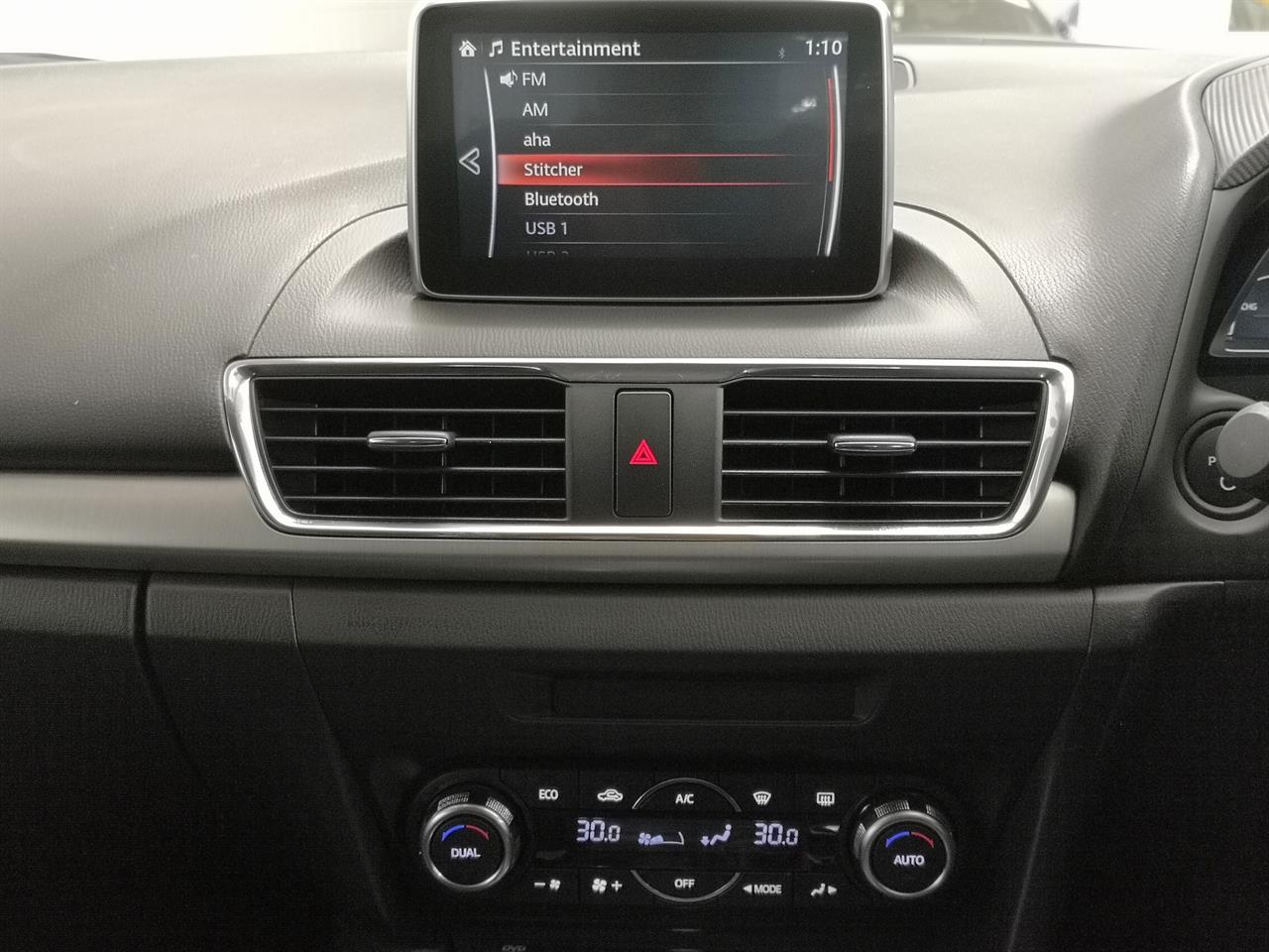 2014 Mazda Axela