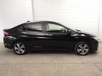 2016 Honda Grace - Thumbnail
