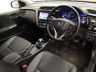 2016 Honda Grace - Thumbnail