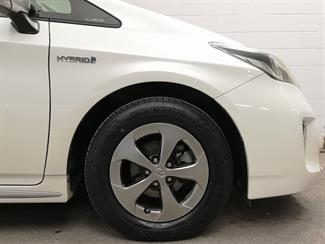 2013 Toyota Prius - Thumbnail