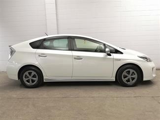 2013 Toyota Prius - Thumbnail