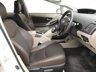 2013 Toyota Prius - Thumbnail