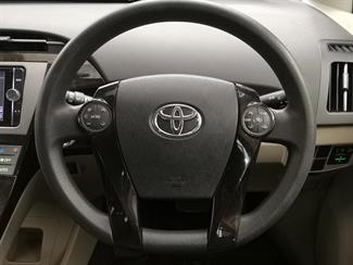 2013 Toyota Prius - Thumbnail