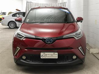 2017 Toyota C-HR - Thumbnail