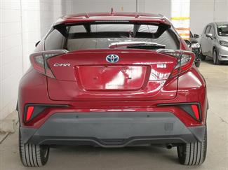 2017 Toyota C-HR - Thumbnail
