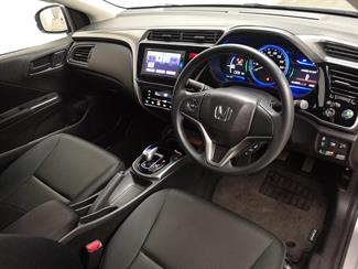2017 Honda Grace - Thumbnail