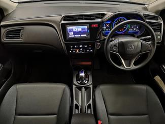 2017 Honda Grace - Thumbnail