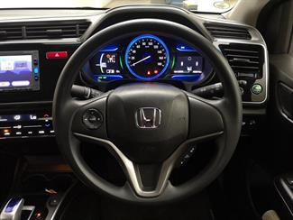2017 Honda Grace - Thumbnail