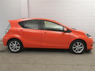2013 Toyota Aqua - Thumbnail