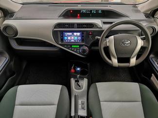 2013 Toyota Aqua - Thumbnail