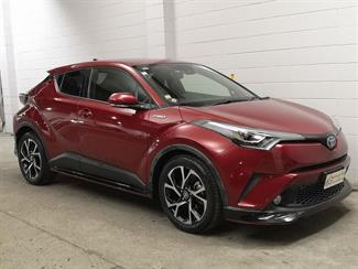 2017 Toyota C-HR - Thumbnail