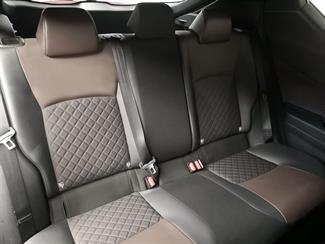 2017 Toyota C-HR - Thumbnail