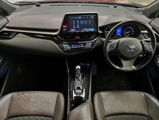 2017 Toyota C-HR - Thumbnail