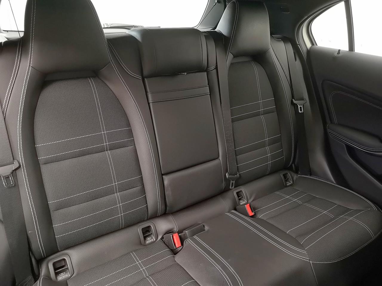 2015 Mercedes-Benz A 180