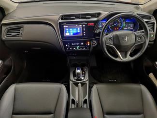 2015 Honda Grace - Thumbnail