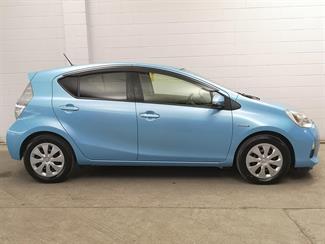 2012 Toyota Aqua - Thumbnail