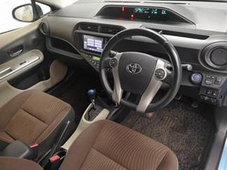 2012 Toyota Aqua - Thumbnail