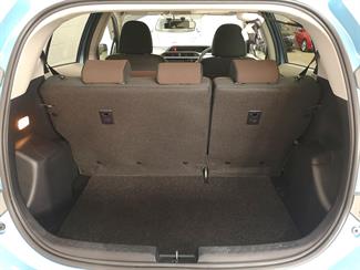 2013 Toyota Aqua - Thumbnail