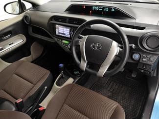 2013 Toyota Aqua - Thumbnail