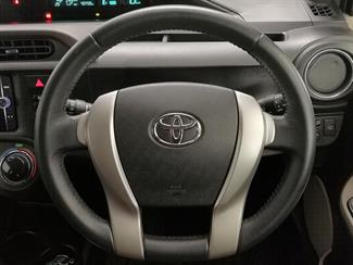 2013 Toyota Aqua - Thumbnail
