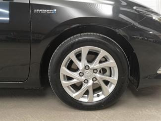 2017 Toyota Auris - Thumbnail