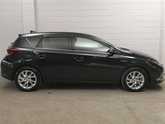 2017 Toyota Auris - Thumbnail