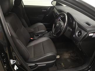 2017 Toyota Auris - Thumbnail