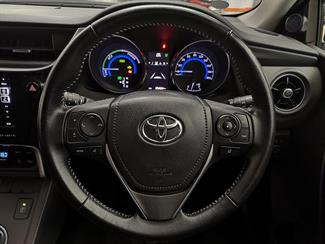 2017 Toyota Auris - Thumbnail