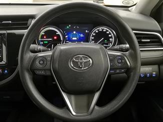 2018 Toyota Camry - Thumbnail