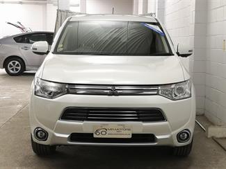 2014 Mitsubishi Outlander - Thumbnail