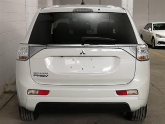 2014 Mitsubishi Outlander - Thumbnail