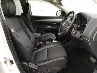 2014 Mitsubishi Outlander - Thumbnail