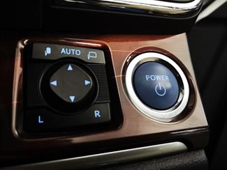 2014 Toyota Crown - Thumbnail