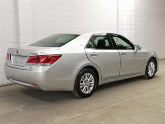 2014 Toyota Crown - Thumbnail